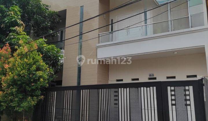 Dijual Rumah Green Ville Luas 260m2, 3 Kamar Tidur, Jarang Ada 1