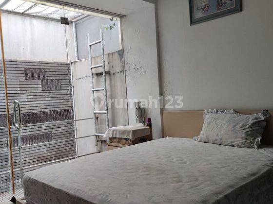 Dijual Rumah Springhill Kemayoran Luas 119m2, 3 Lantai, 3 Kamar 2