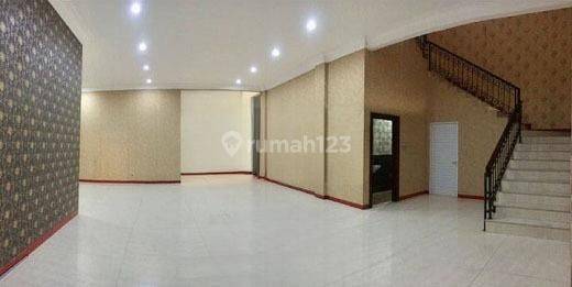 Dijual Rumah Pluit Jakarta Utara Luas 325m2, 3 Lantai, Bagus 2