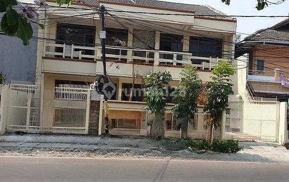 Dijual Rumah Grogol Jakarta Barat Luas 15x28, 2,5 Lantai, 6 Kamar 1