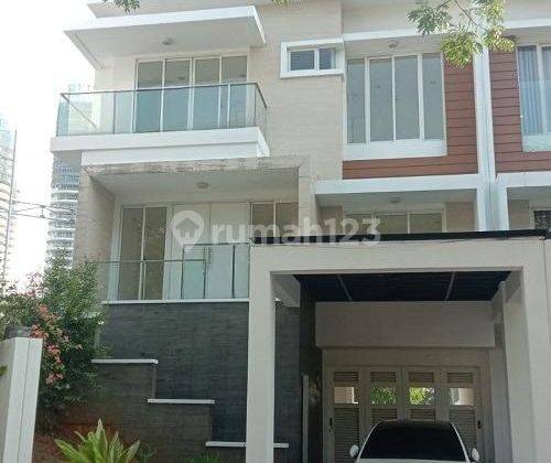 Dijual Rumah Golf Residence Kemayoran Luas 265m2, 3 Lantai 1