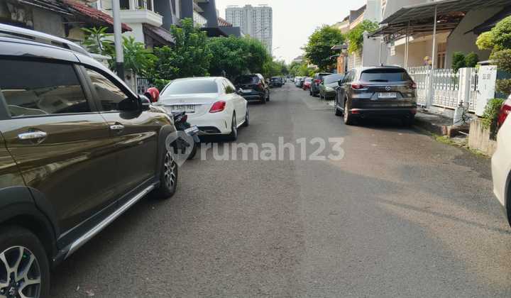 house griya inti area 180m negotiable price good and neat ready to use 2