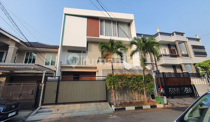 Rumah Mewah Gading Kirana 3 1/4 Lantai Hadap Timur Design Cantik