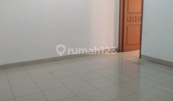 rumah janur asri luas 102m hadap selatan jalan 2 mobil bangunan standard 2