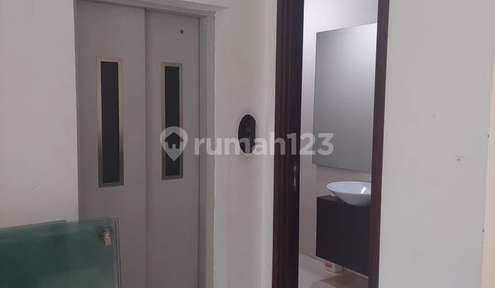 Rumah Springhill Luas 153M Hadap Utara Bangunan 4 Lantai Harga Nego 2