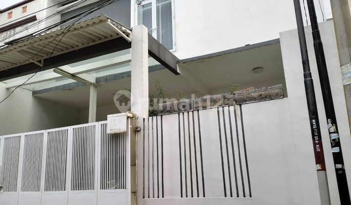 rumah sunter hijau bangunan standard luas 160m hadap utara