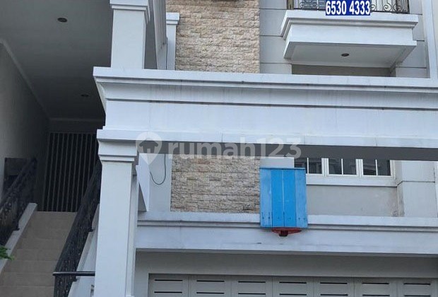 town house green lake luas 144m hadap utara bangunan 3 lantai 