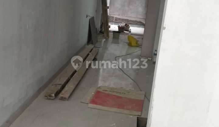 Brand new house in Sunter Pratama, size 4x19m, north facing, two-car road access 2