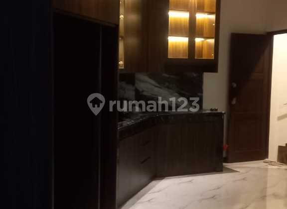 rumah like brand new cempaka putih luas 185m bisa untuk disewakan pertahun 2