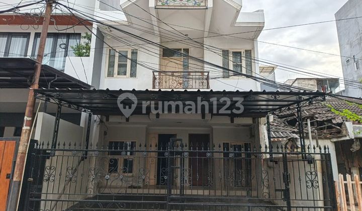 Rumah Sudah Tinggi Dari Jalan Luas 102M Hadap Utara Bangunan 2 Lantai
