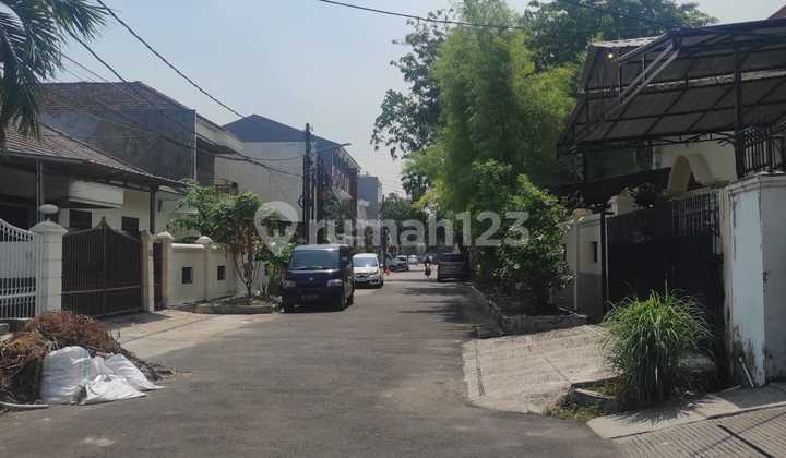 Sunter skewer house, 2-car street, 225m² area, south facing 2