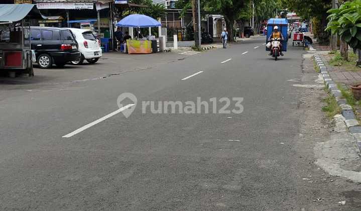 puloasem house 375m wide facing north-east corner position old building 2