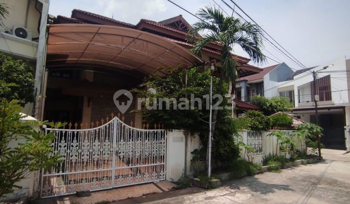 Corner house with palm oil plantation view, 400m2 area, facing east north, 2 car access road.