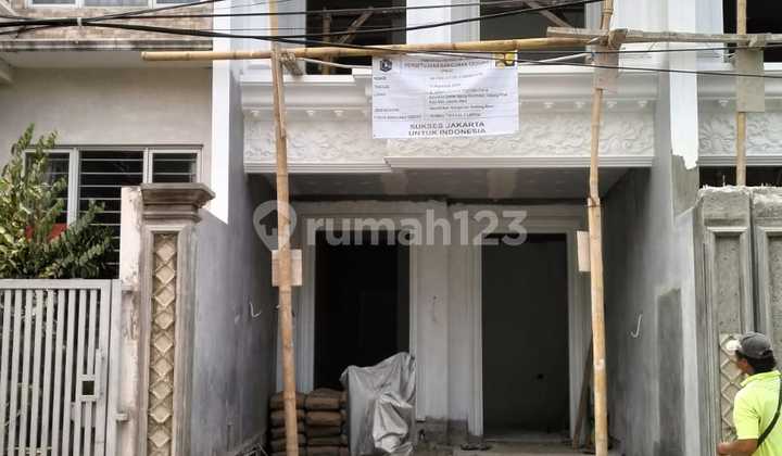 Brand new house in Sunter Pratama, size 4x19m, north facing, two-car road access