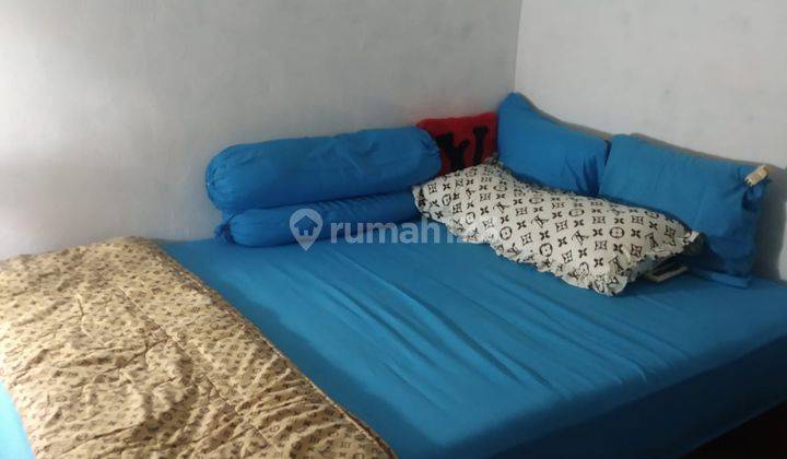 kost mangga besar ada 18 kamar full terisi hadap barat ada AC dan kamar mandi dalam 2