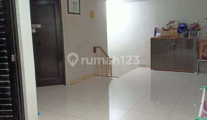 Gading Kirana Luas 180M Bangunan 2.5 Lantai Harga Nego Lingkungan Nyaman 2