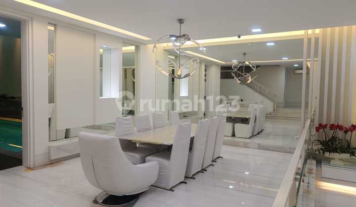 Rumah Mewah Pik dengan Luas 450M Ada Swimming Pool dan Room Karaoke