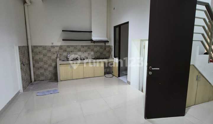 Disewakan Rumah Jakarta Garden City 2