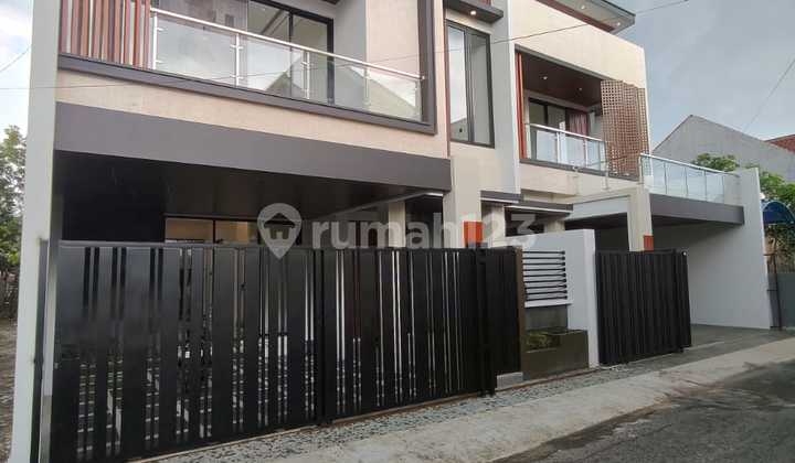 Rumah Mewah 2 Lantai Desain Modern di Ngaglik Jl. Palagan Km 1,Dekat Kampus Ugm dan Monjali Rumah Mewah 2 Lantai Desain Modern di Ngaglik Jl. Palagan Km 1,Dekat Kampus Ugm dan Monjali