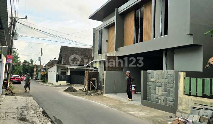 2-Story House Contemporary Modern Design North of Maguwoharjo Stadium Depok Sleman