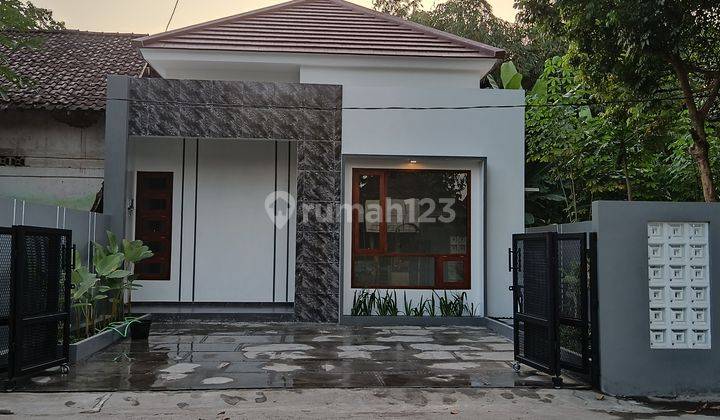 Rumah minimalis modern barat pasar cebongan 1