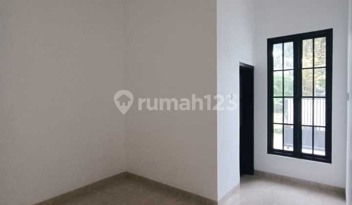 Rumah 2 lantai desain modern Klasik di Jl. Kaliurang km 6,Dekat Kampus UGM 2