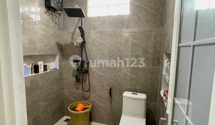 Exclusive Male Boarding House 3 + 3-Story Main House in Dipalagan Ngaglik, Near UGM Campus and Monjali 2