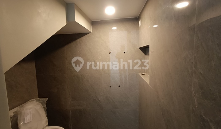 Rumah Mewah Kontemporer Modern di Wedomartani,Dekat Stadion Maguwoharjo 2