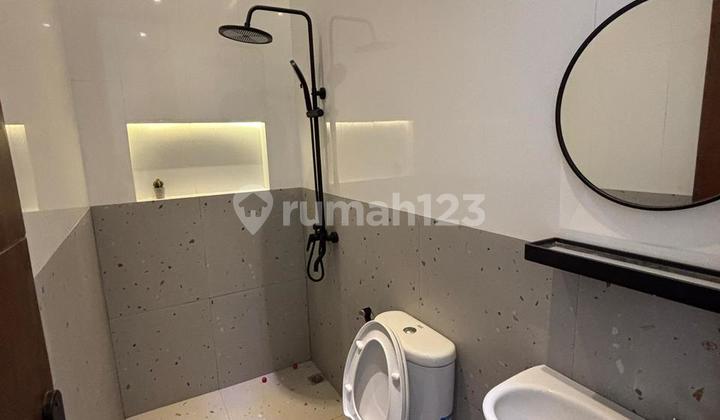 Villa Concept House in the Maguwoharjo Area, Near SANATA DHARMA Campus 2