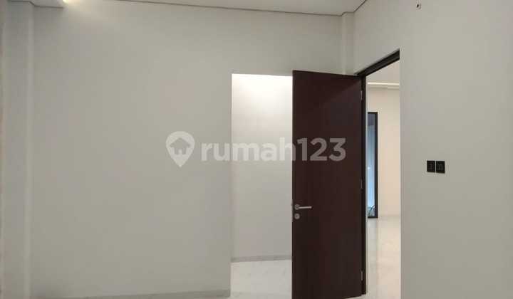 Luxurious 2-Story Modern Design House in Ngaglik, Jl. Palagan Km 1, Near UGM Campus and Monjali 2