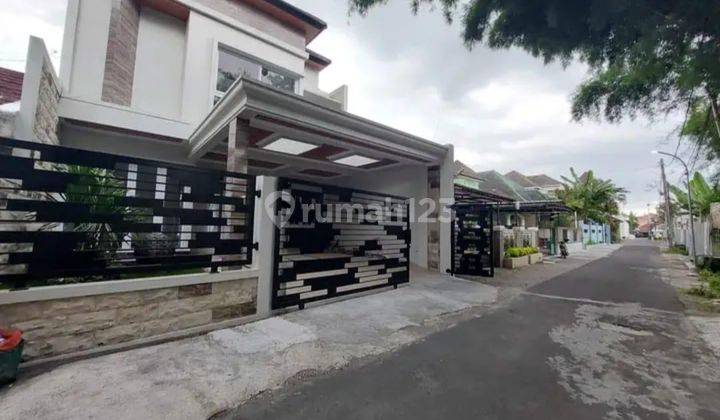 Rumah mewah desain kontemporer di jl. Palagan km 7,Dekat monjali Dan Al Azhar 1