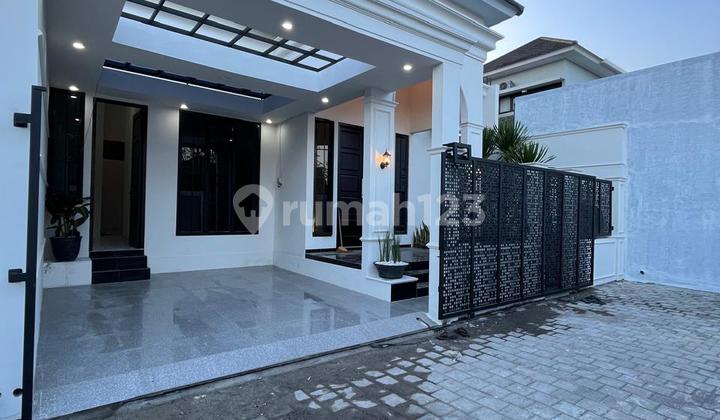 Rumah Siap Huni 1 Lantai Desain American Classic di Purwomartani, Dekat Waterboom Jogjabay