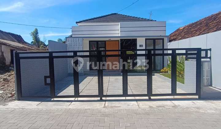 Rumah baru siap huni Desain Modern Di jl Magelang,Dekat MALL SCH Dan Pemda Sleman
