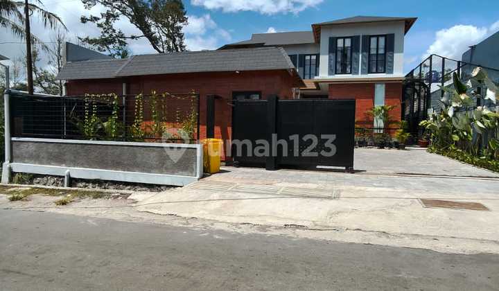 Luxury Aesthetic 2-Story Villa with Private Pool on Jl. Kaliurang Km 13, Near UII Campus