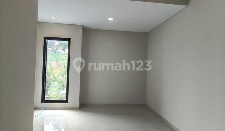 Rumah Baru 2 Lantai Desain Kontemporer Modern Di jl Kaliurang km 13,Dekat Kampus UII 2