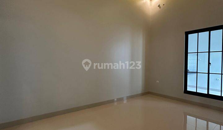 Rumah tropis modern di jakal km 13,dekat Al-Azhar chairo dan Kampus UII 2