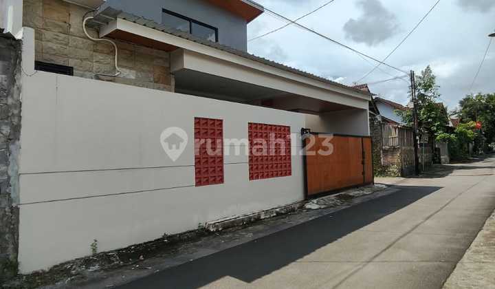 Rumah Tropis Kontemporer modern di Wedomartani,Utara SD Model Dan JOGJA BAY 1