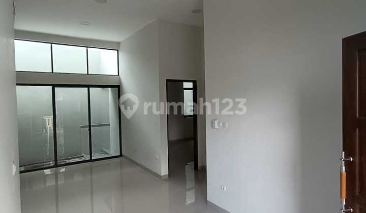 Rumah siap huni Desain Kontemporer Modern Di Jl Kaliurang Km 6,Dekat Kampus UGM