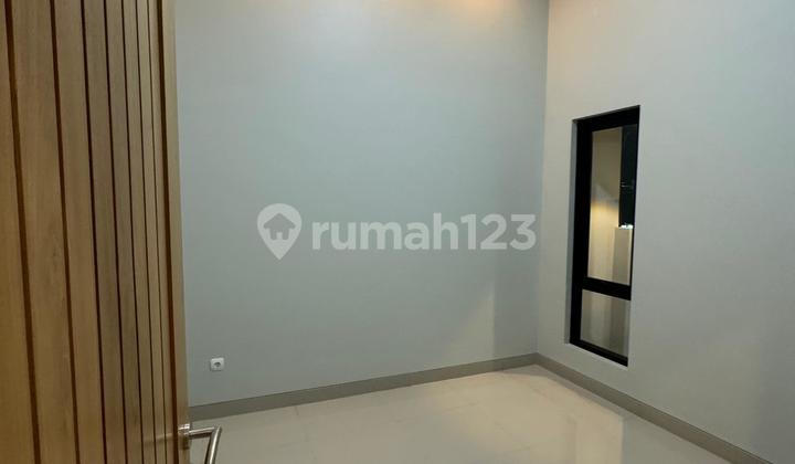 Rumah Baru Mewah Desain Modern Tropis 1 Lantai di Jl. Kaliurang Km 13,Dekat Kampus Uii 2