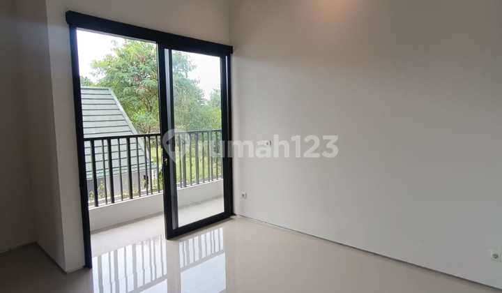 Rumah Mewah 2 Lantai Desain Modern Di Jl.Palagan Km 9,Dekat SCH 2