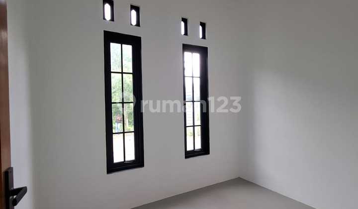 Modern Minimalist Ready-to-Occupy House in Tajem Wedomartani, Near Unriyo Campus 2
