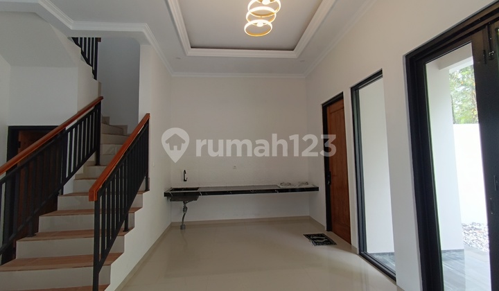 Rumah Modern Kontemporer di Jakal Km 13,Dekat Kampus Uii Terpadu