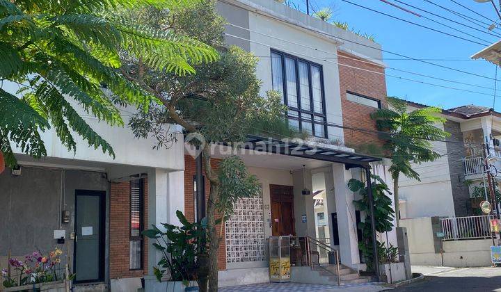 Rumah villa 3 lantai semi furnished di Jl. Kaliurang km 7,Dekat Kampus UGM 1