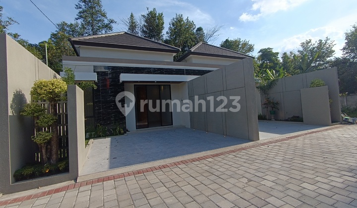 Rumah Siap Huni Desain Limasan Modern Hanya 100 Meter Dari Jl.utama Kaliurang,Dekat Kampus Uii