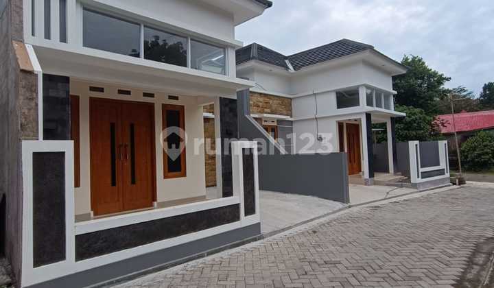 Ready-to-occupy house on Jl. Magelang, near Sleman Market