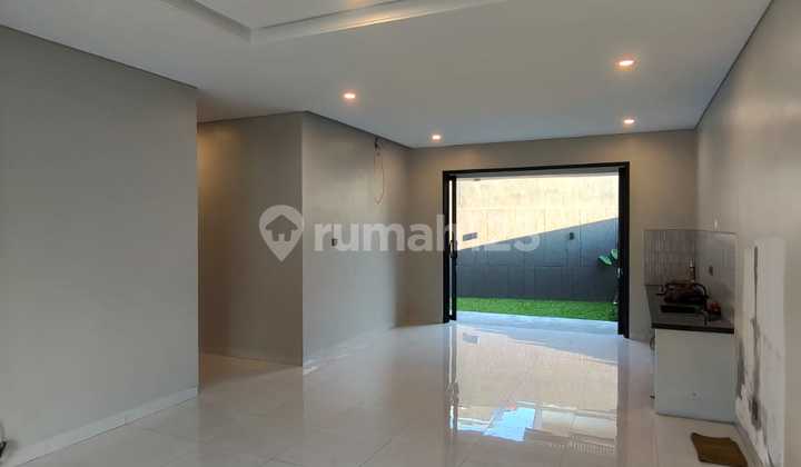 Rumah Mewah Modern 2 Lantai,Desain Kontemporer di Wedomartani Dekat Jogja Bay