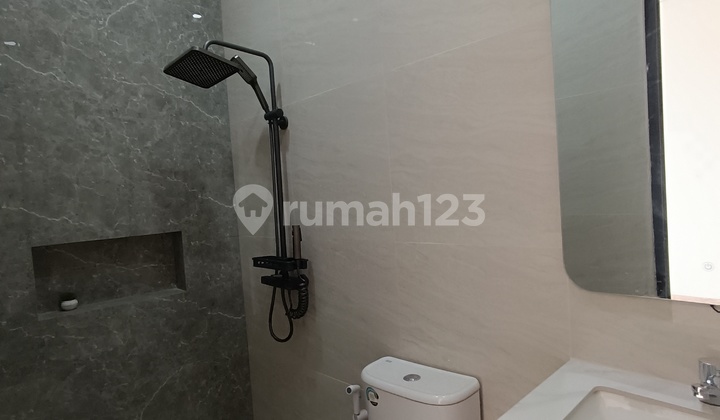 Rumah Siap Huni Desain Kontemporer Modern di Jl.palagan,Dekat Filosopi Kopi