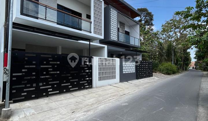 Rumah Siap Huni Desain Kontemporer Modern di Ngaglik Jl.kaliurang Km 8,Dekat Kampus Ugm