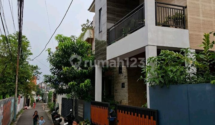 2-Storey House Near LRT Ciracas Station, East Jakarta 2-Storey House Near LRT Ciracas Station, East Jakarta