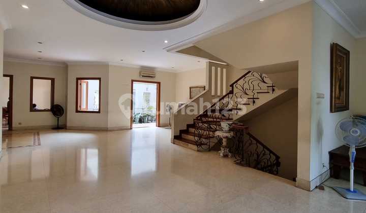 Sturdy House, Strategic Location, Comfortable, Safe.